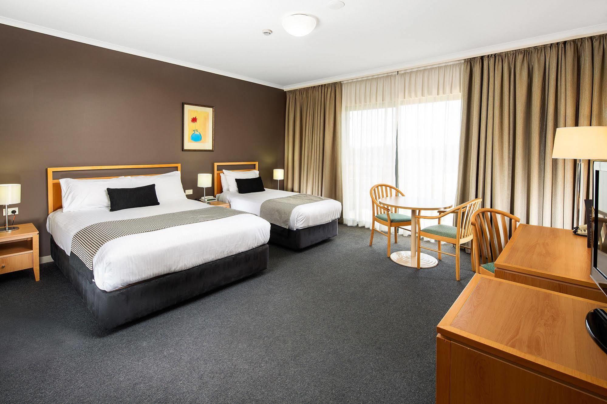 Phillip The Woden Hotel מראה חיצוני תמונה